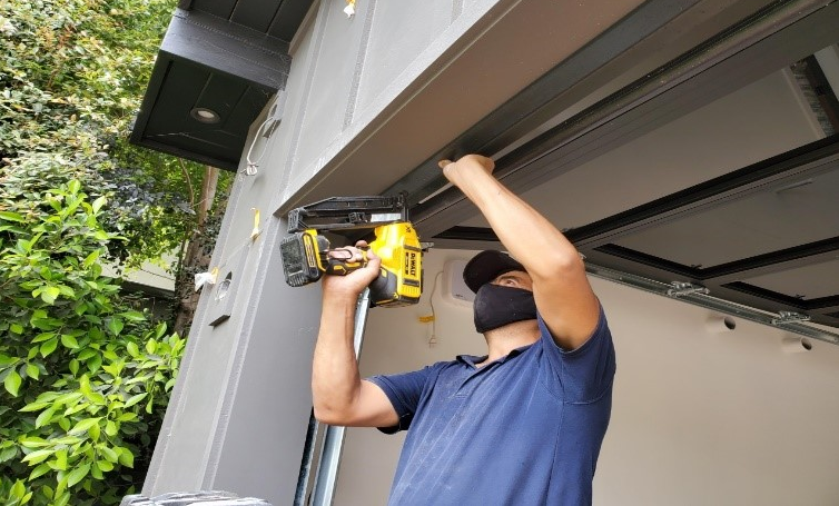 Emergency Garage Door Repair Buenaventura Lakes